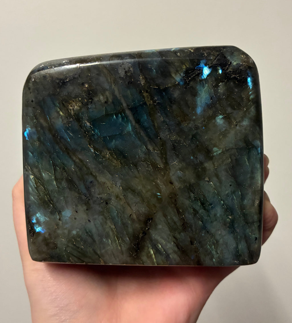 Labradoriitti freeform #2