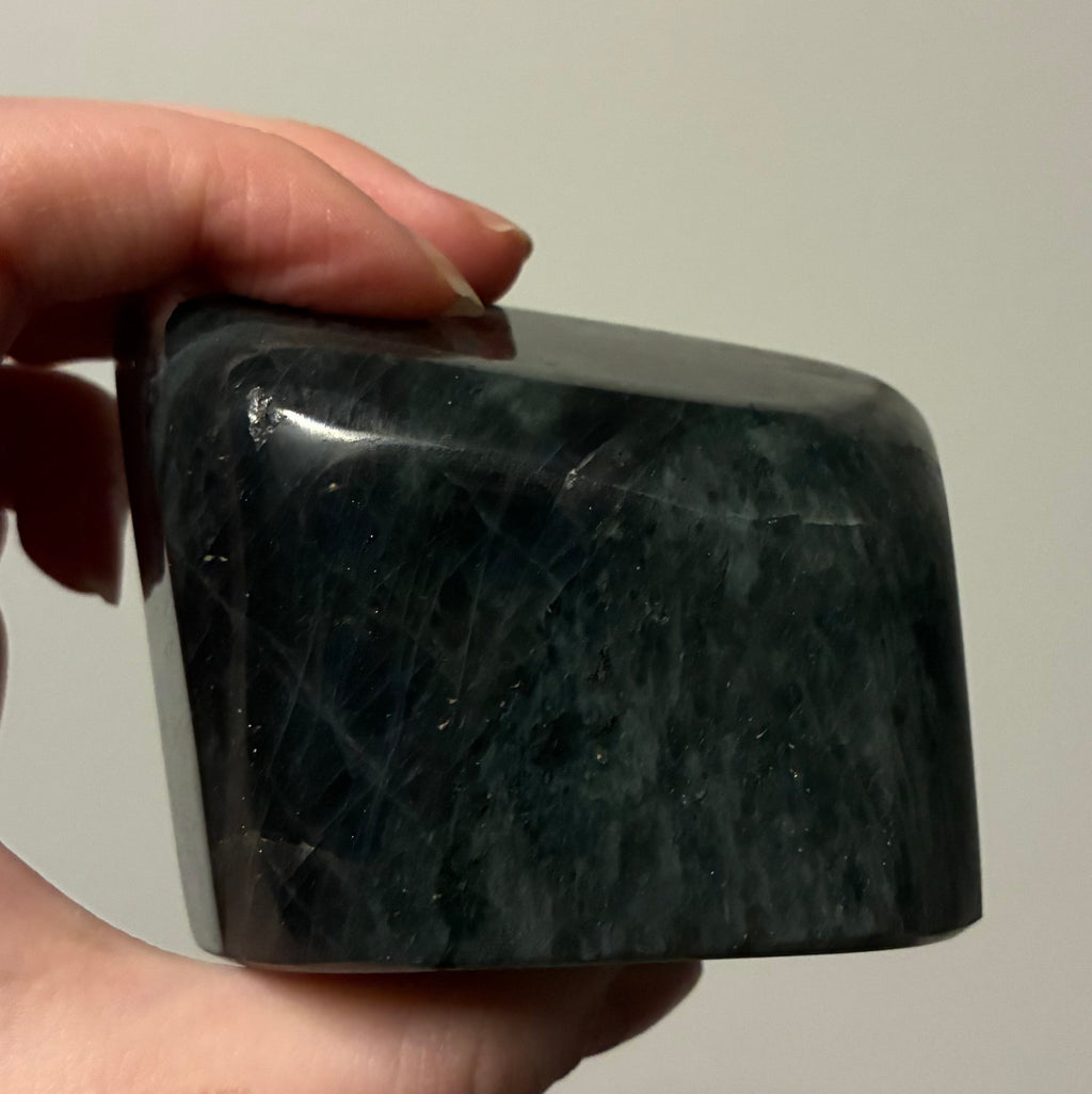 Labradoriitti freeform #4