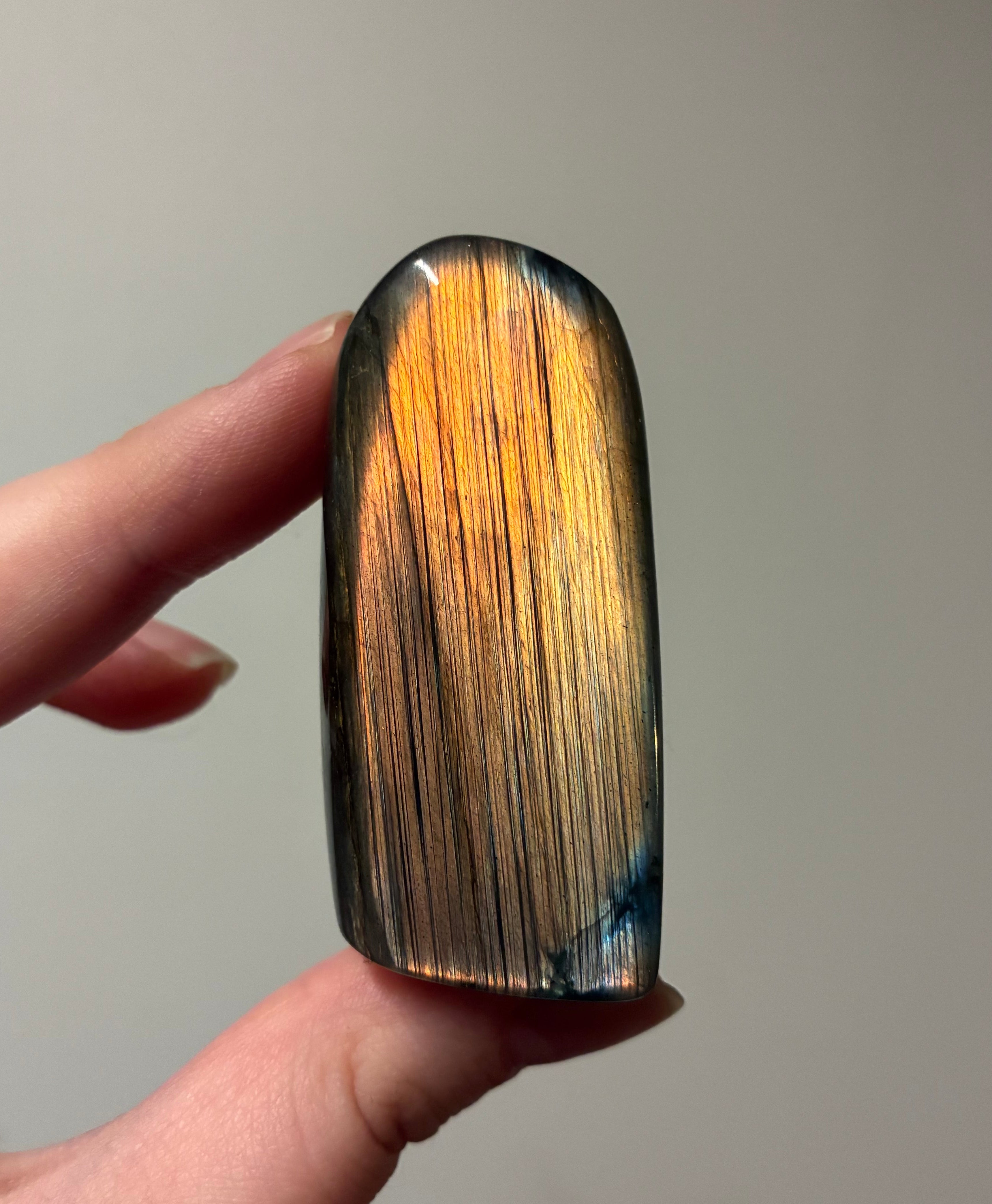 Labradoriitti pikku freeformit A-J