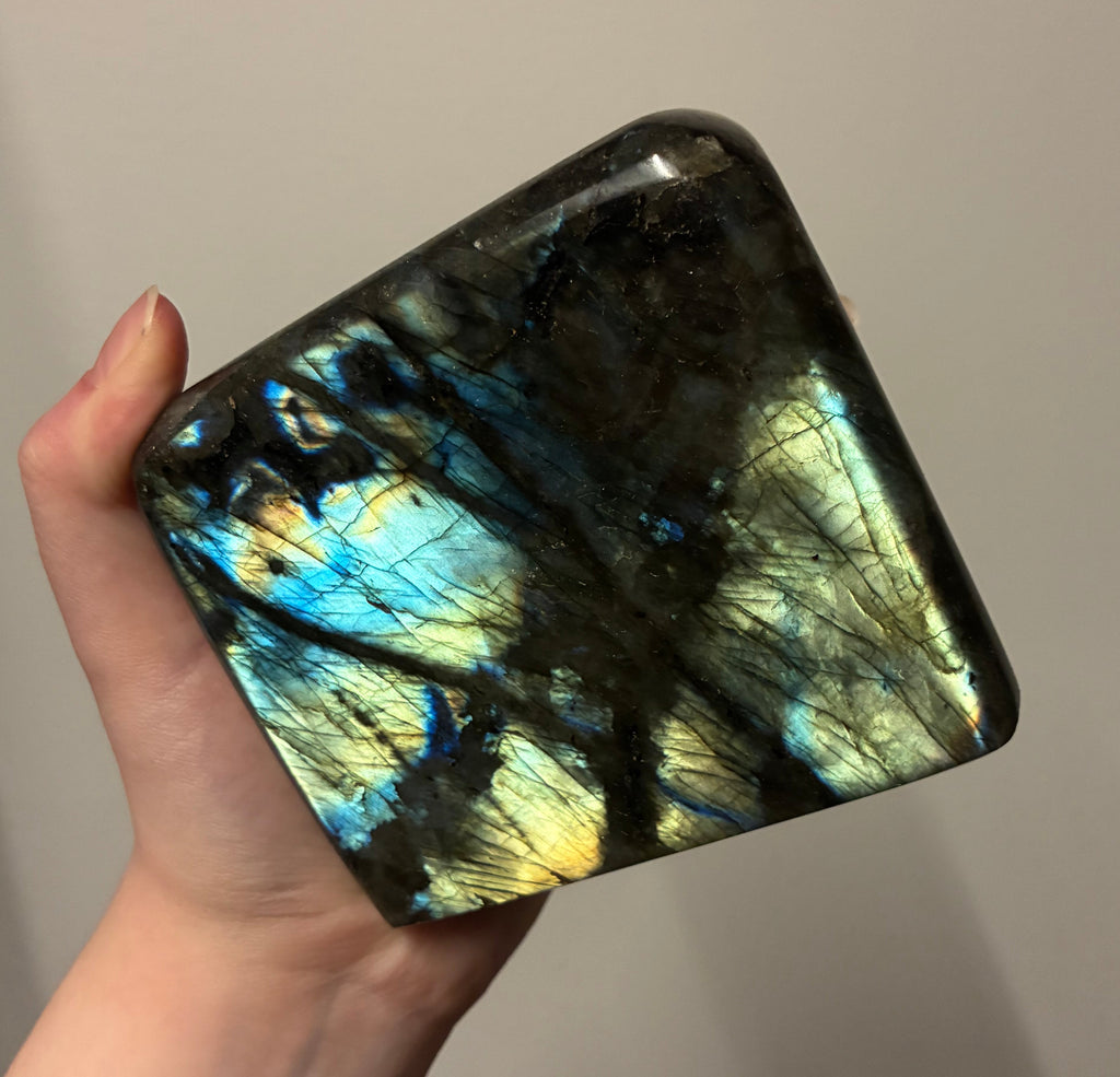 Labradoriitti freeform #2