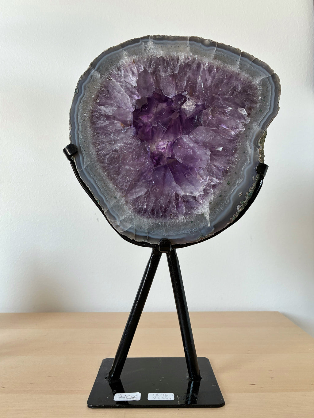 Ametisti pidikkeellä