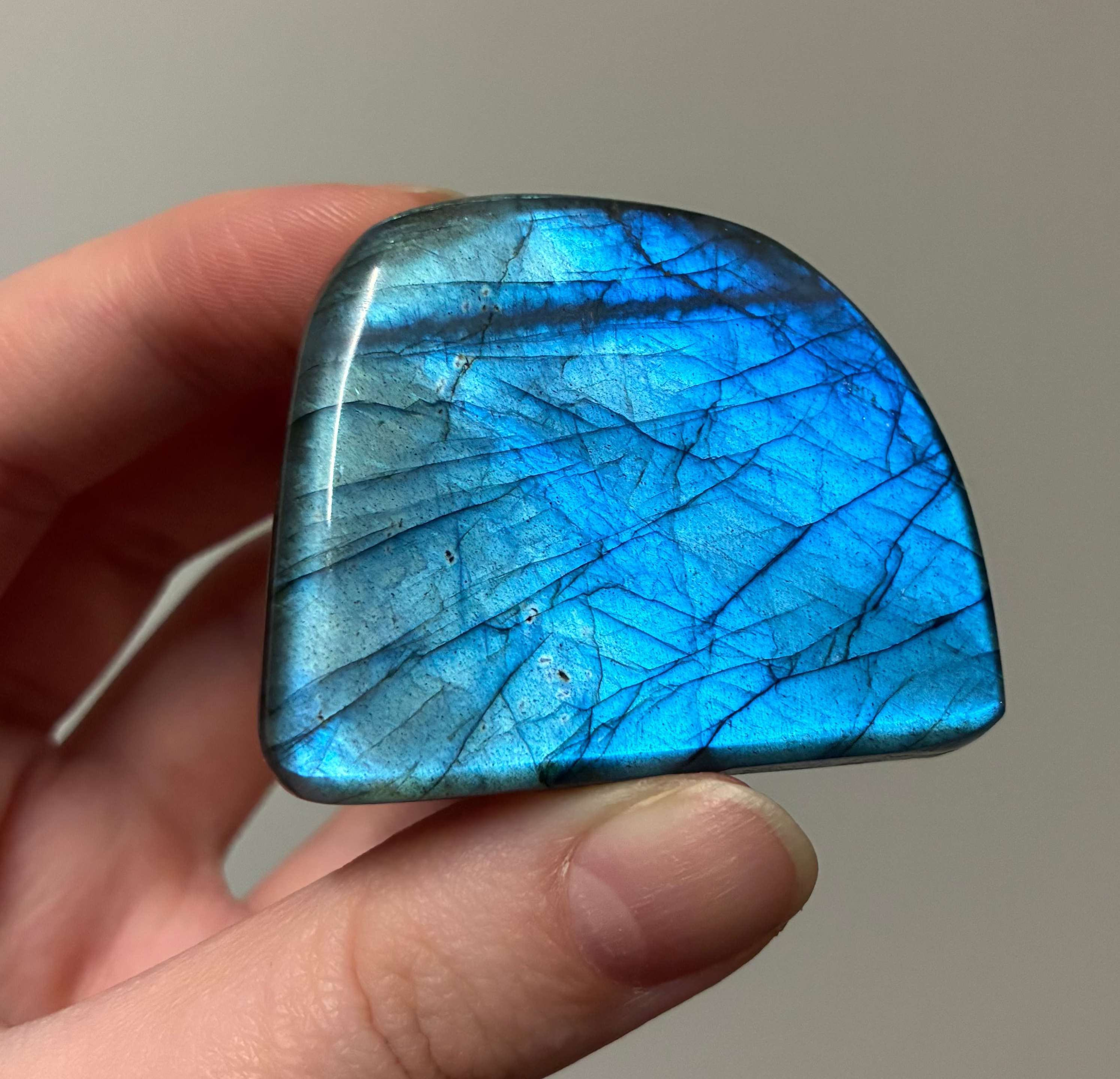 Labradoriitti pikku freeformit A-J