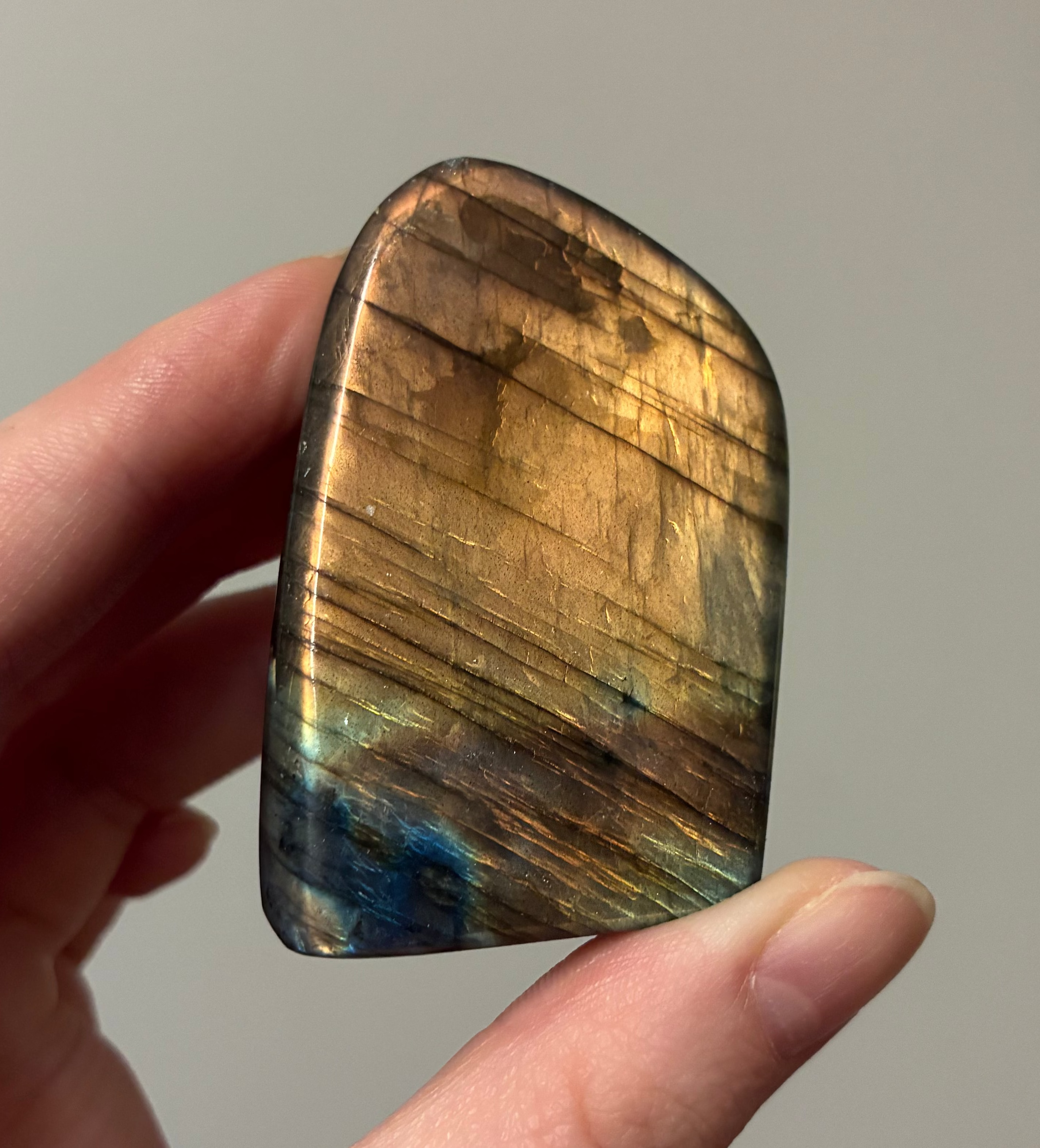 Labradoriitti pikku freeformit A-J