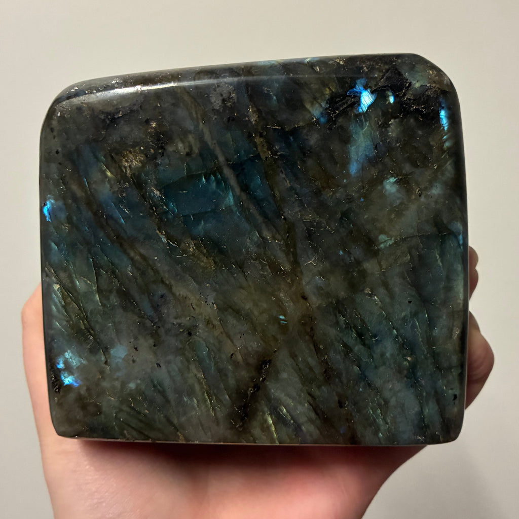 Labradoriitti freeform #2