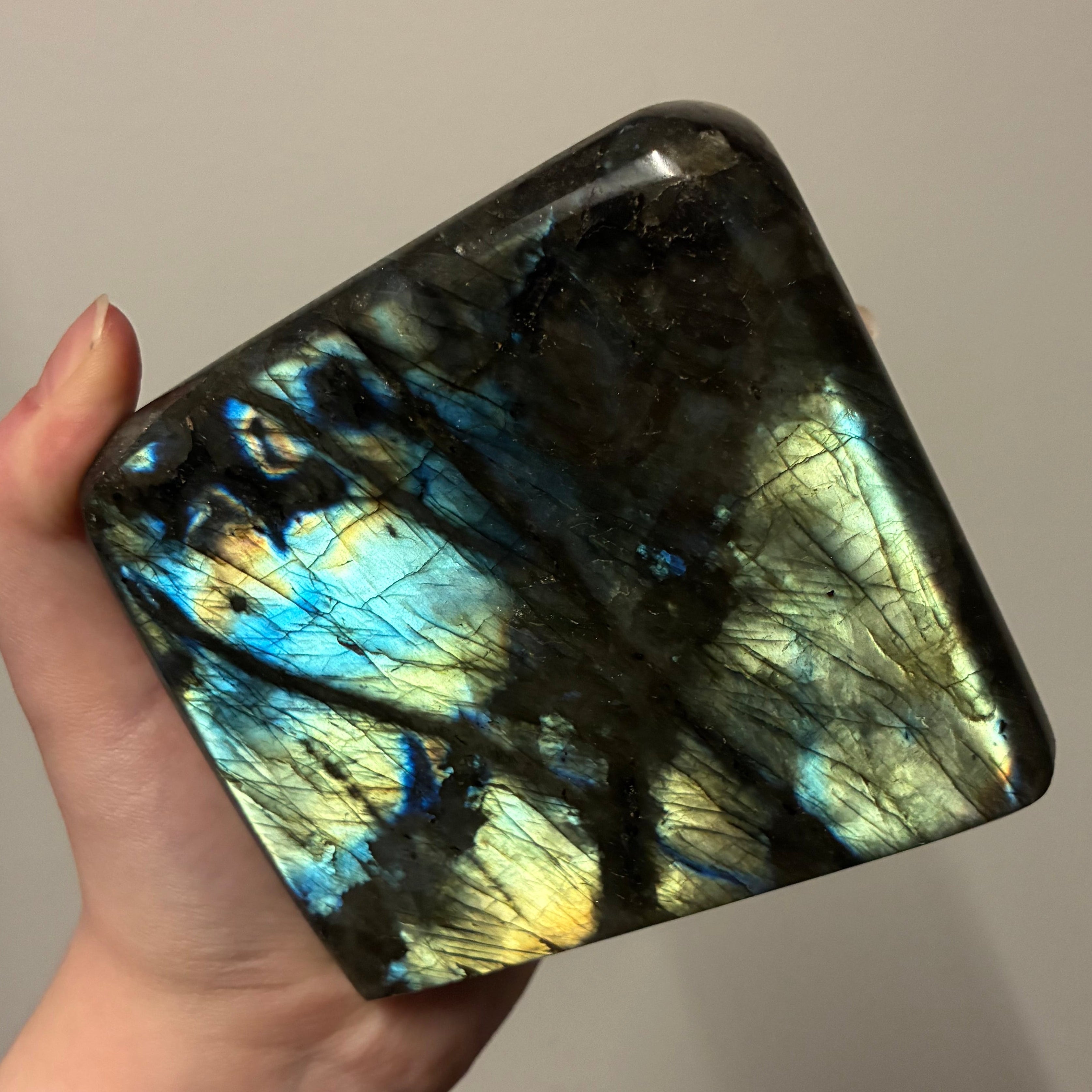 Labradoriitti freeform #2